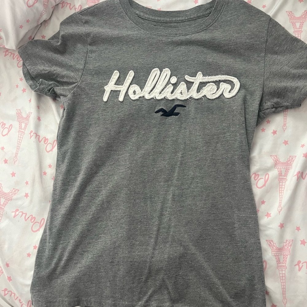 Hollister Heather Gray Tee with Logo